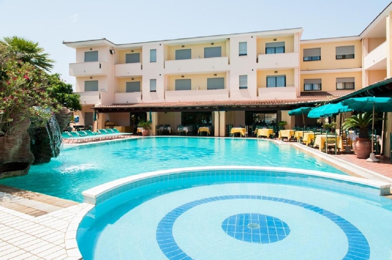 Aparthotel Le Residenze Del Golfo Di Orosei Extérieur photo