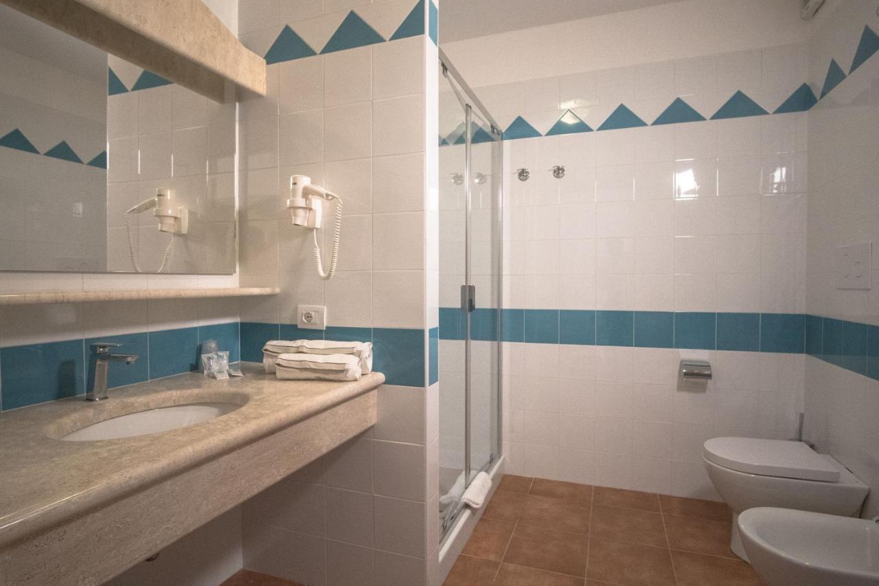 Aparthotel Le Residenze Del Golfo Di Orosei Extérieur photo