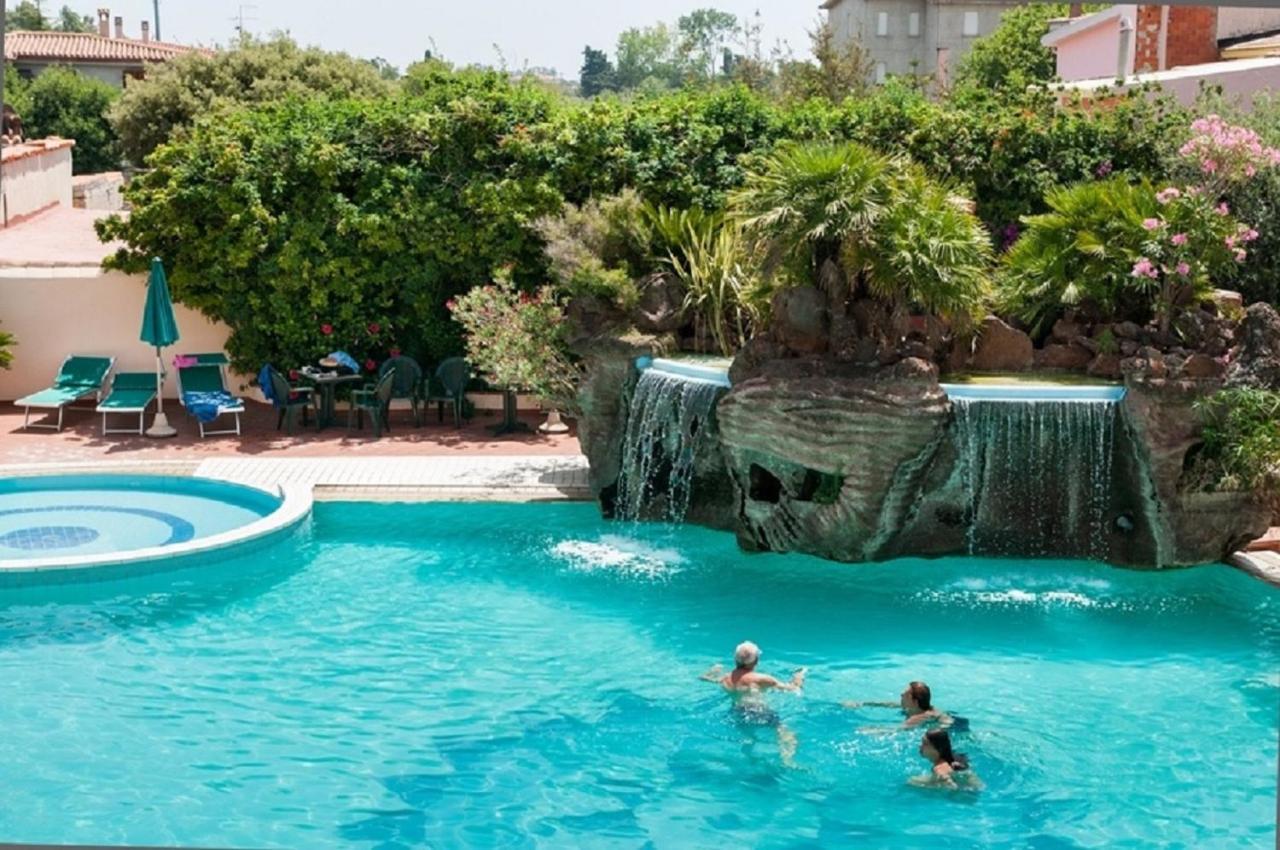 Aparthotel Le Residenze Del Golfo Di Orosei Extérieur photo